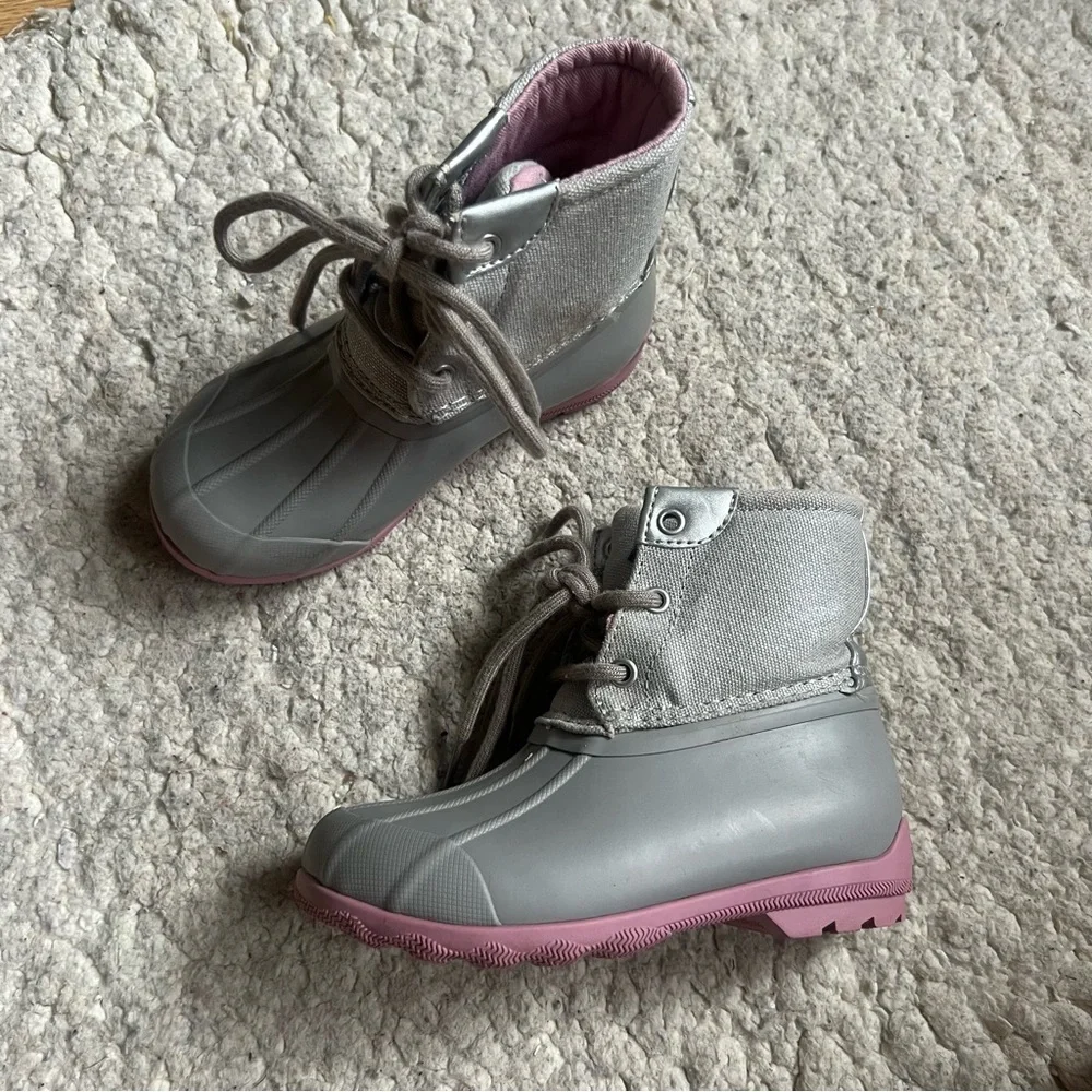 Sperry: Girl's Gray and Pink Port Duck Lace Up Boots Size 10M Style: 162060
